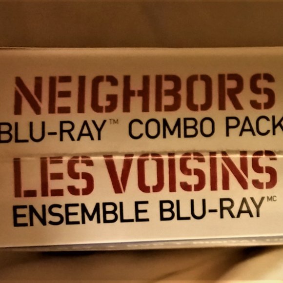 Neighbors collector box set, blue ray, DVD, digital HD + limited edition T- shrt - Picture 3 of 6